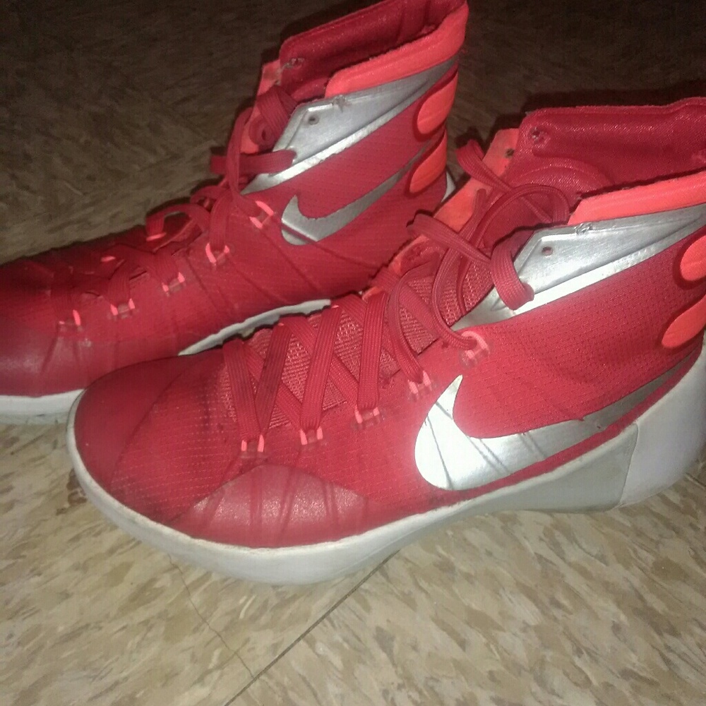 Red nike kds i believe